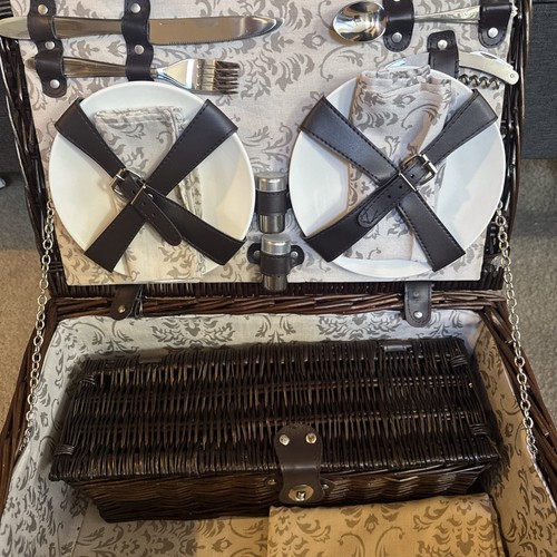 Mercedes benz picnic basket - mercedes-benz,